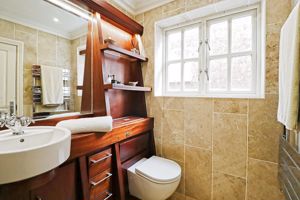 Master Bedroom En-Suite- click for photo gallery